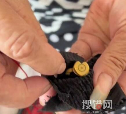 孫子把彈殼磨制的戒指送奶奶 到底是什么情況？