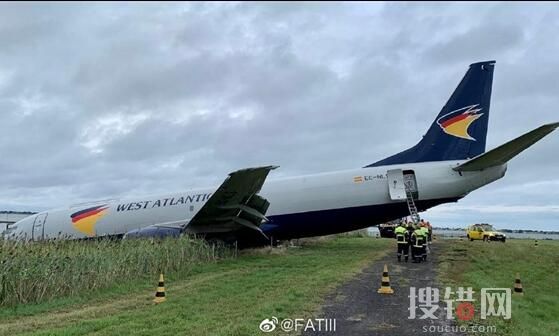 法國一波音737貨機沖進湖里 為什么墜湖？