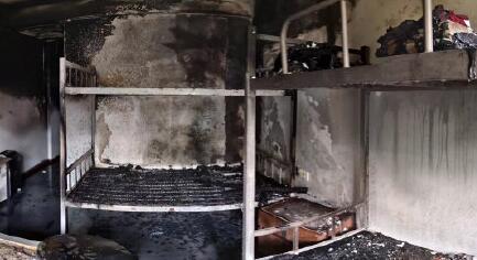 杭州一居民出門沒拔充電線 家被燒了 為什么被燒？