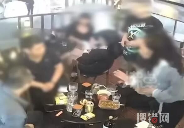 一男子酒吧調戲女孩老板2次勸阻 引爭議真相簡直太驚人