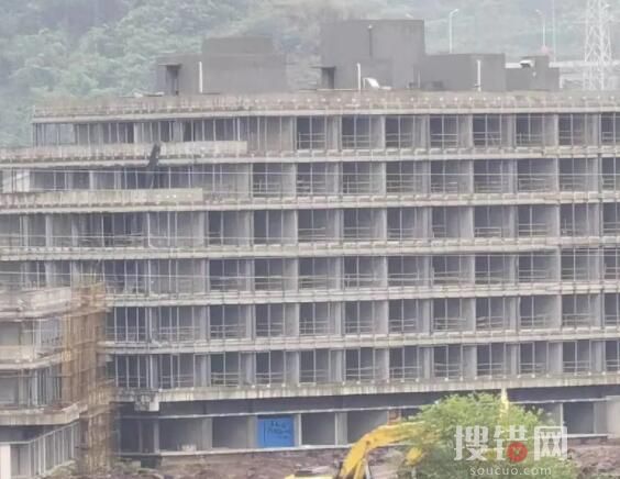 3人花4200萬團下156套公寓后遭停工 為什么停工？