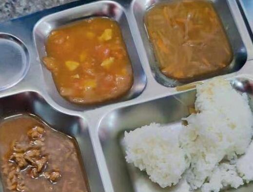 遼寧一高中被曝午餐清湯寡水 背后真相揭秘實在讓人吃驚