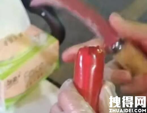 女護士下班擺攤賣“無菌烤腸” 原因竟是這樣實在是太意外了