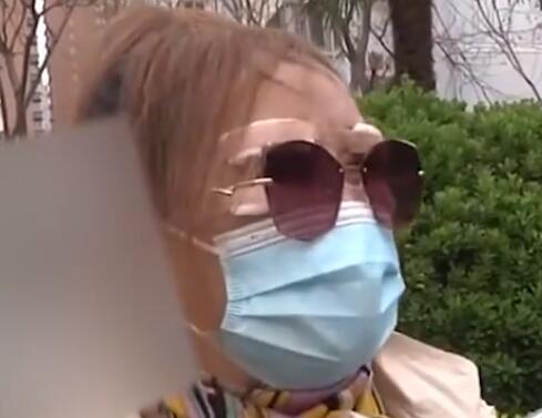 老人體驗修眉被安排8萬元整容項目 原因太出乎意料了