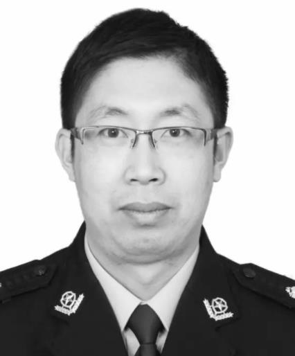 48歲交警被拖行700余米犧牲 真相曝光簡直太驚人了