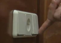 快遞員追求女客戶被拒凌晨持刀入室 原因竟是這樣太崩潰了