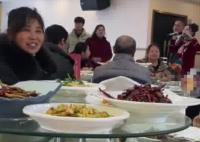 00后新人辦三無婚禮 新娘發言25秒 到底是什么情況？