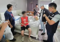 28歲中國網紅在泰國被持刀搶劫 搶走其包內攜帶的現金后逃竄